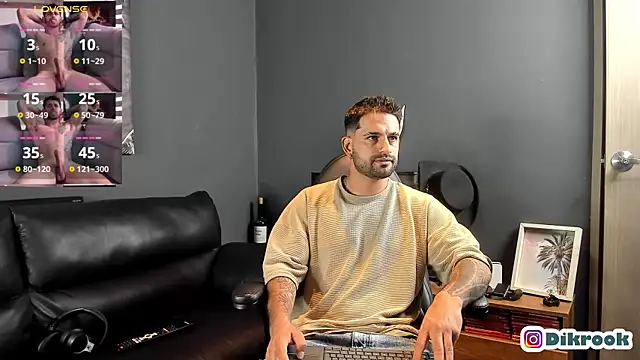 Snapshot of Davevilboy chatting on March 3, 9:50 am Davevilboy online show from March 3, 9:50 am