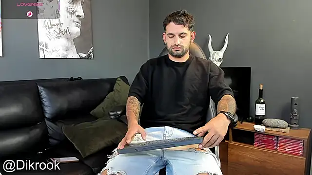 Snapshot of Davevilboy chatting on January 30, 12:27 pm Davevilboy online show from January 30, 12:27 pm