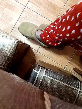 Snapshot of feet_toes chatting on February 27, 5:34 am feet toes online show from February 27, 5:34 am