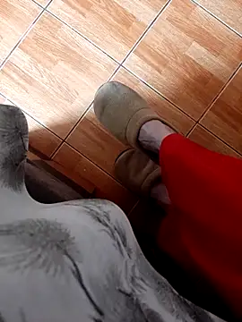 feet toes online show from April 1, 8:16 am