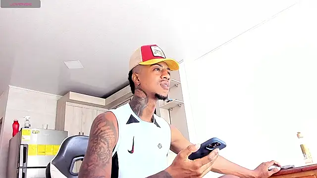 YeremiBrowm online show from March 29, 5:24 pm