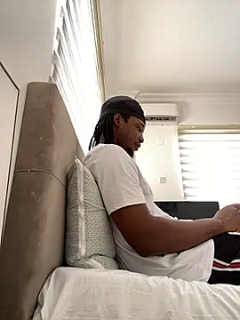 Snapshot of finefinance chatting on November 1, 6:50 am finefinance online show from November 1, 6:50 am