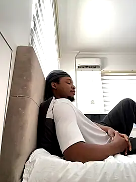 Snapshot of finefinance chatting on October 31, 6:50 am finefinance online show from October 31, 6:50 am