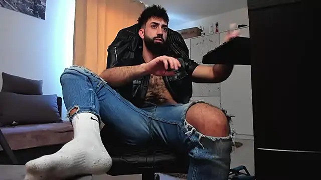 liamaesthetic online show from March 11, 8:21 am