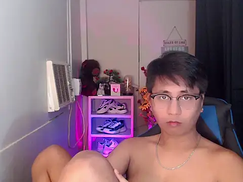 khael moreno online show from November 23, 12:32 am