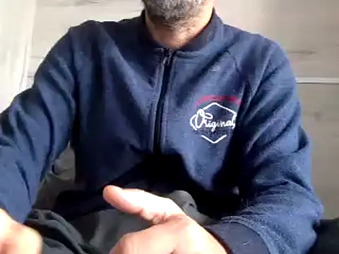 curioushetero online show from January 3, 9:36 am
