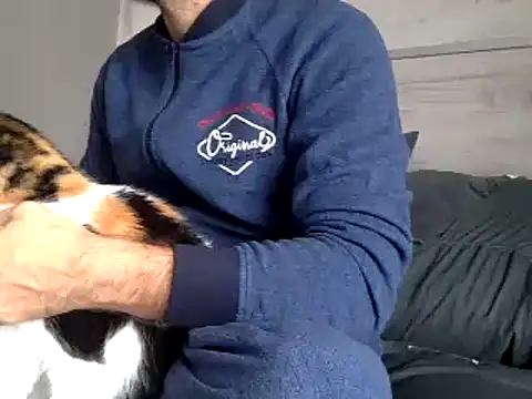 curioushetero online show from December 2, 1:11 pm