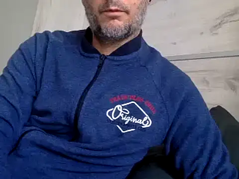 curioushetero online show from December 5, 10:44 am