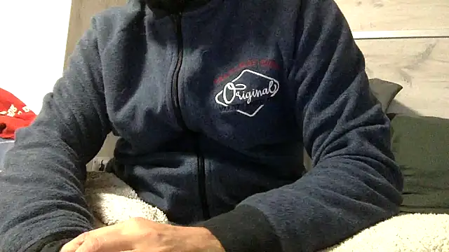 curioushetero online show from February 3, 8:46 pm