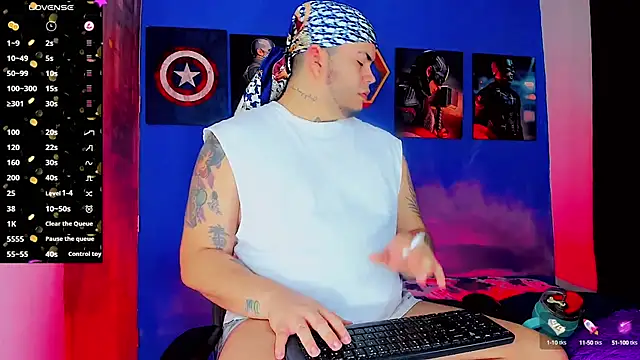 Snapshot of Thomas_chubbyxhot chatting on October 12, 6:18 am Thomas chubbyxhot online show from October 12, 6:18 am