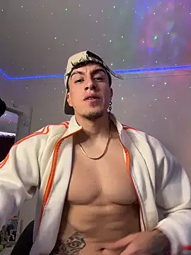 strongboy  online show from January 31, 7:11 pm