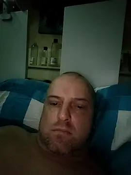 oooneooo online show from March 29, 2:44 am