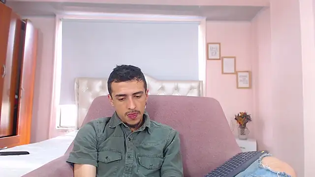 ryan maxy online show from March 5, 7:39 pm