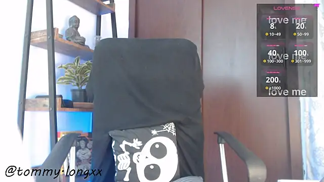 Snapshot of tommylongxx chatting on September 21, 2:33 am tommylongxx online show from September 21, 2:33 am