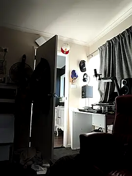 TheTree13 online show from April 27, 8:25 pm