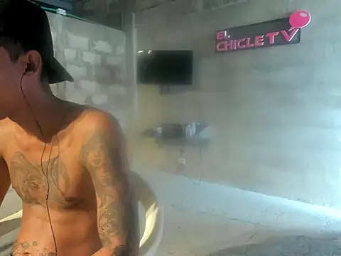 Snapshot of EL-CHICLE-TV chatting on December 26, 9:58 pm EL-CHICLE-TV online show from December 26, 9:58 pm