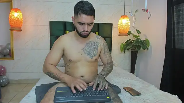 Snapshot of matteosantos chatting on October 17, 12:20 pm matteosantos online show from October 17, 12:20 pm