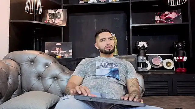 Snapshot of matteosantos chatting on October 15, 12:02 pm matteosantos online show from October 15, 12:02 pm