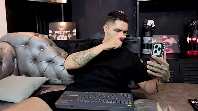 Snapshot of matteosantos chatting on October 22, 11:58 am matteosantos online show from October 22, 11:58 am