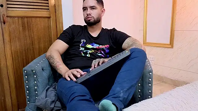 Snapshot of matteosantos chatting on October 18, 12:21 pm matteosantos online show from October 18, 12:21 pm