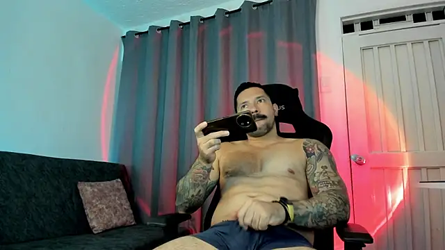 Snapshot of Pierre_Vidal chatting on October 24, 12:35 am Pierre Vidal online show from October 24, 12:35 am