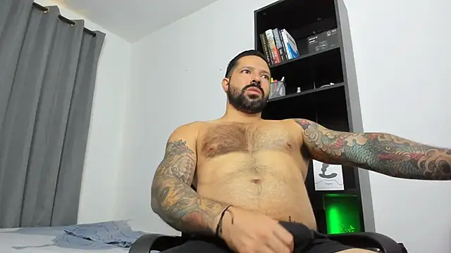 Snapshot of Pierre_Vidal chatting on January 19, 1:33 pm Pierre Vidal online show from January 19, 1:33 pm
