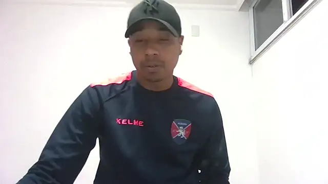 Juninho10c online show from December 19, 2:30 am