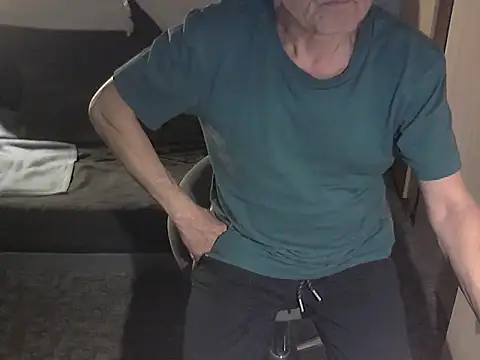 kiam471 online show from February 21, 11:06 pm