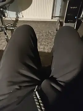 kiam471 online show from December 5, 10:39 pm