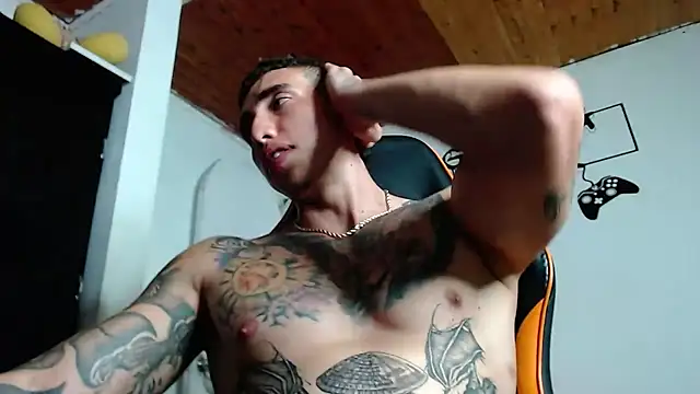 Snapshot of Adam_Hudsond chatting on December 2, 9:04 pm Adam Hudsond online show from December 2, 9:04 pm