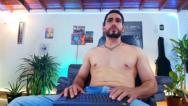 Snapshot of RyanCarter_ chatting on September 21, 3:56 pm RyanCarter online show from September 21, 3:56 pm