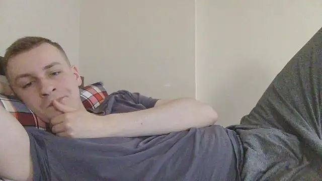 Snapshot of your_andy chatting on October 19, 7:22 am your andy online show from October 19, 7:22 am