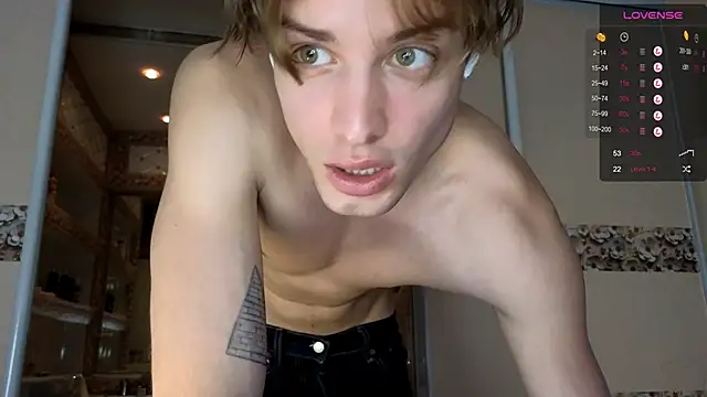 Snapshot of Cryptikov chatting on November 1, 10:08 am Cryptikov online show from November 1, 10:08 am