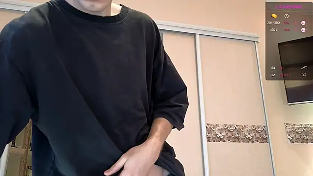 Snapshot of Cryptikov chatting on October 21, 2:20 pm Cryptikov online show from October 21, 2:20 pm