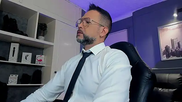 Snapshot of MrFrank_tattoo chatting on September 15, 1:23 pm MrFrank tattoo online show from September 15, 1:23 pm