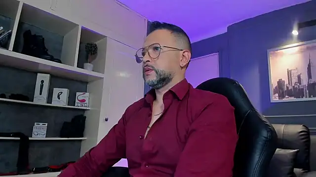 MrFrank tattoo online show from October 27, 11:45 am