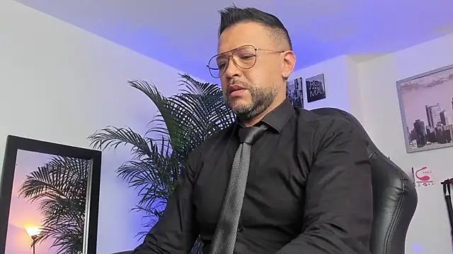 Snapshot of MrFrank_tattoo chatting on January 7, 2:38 pm MrFrank tattoo online show from January 7, 2:38 pm