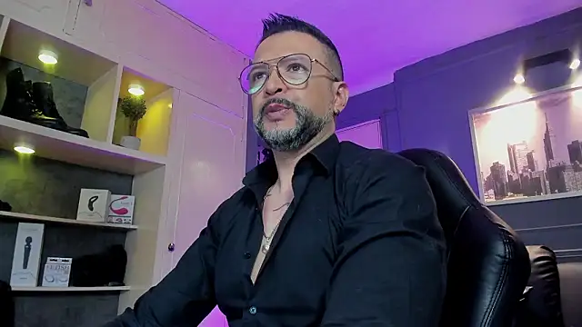 MrFrank tattoo online show from February 2, 10:35 am