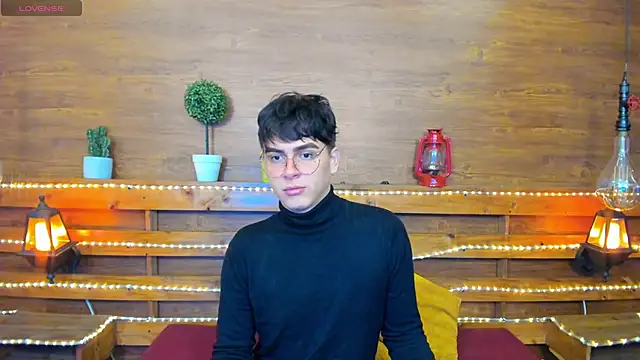 noahot08 online show from January 23, 11:37 am