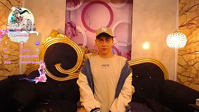 noahot08 online show from December 16, 11:33 am