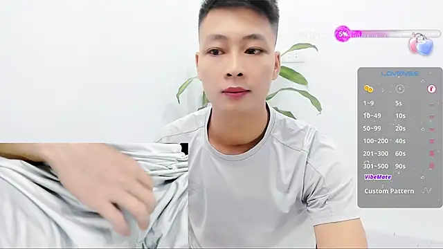 Naughty--asian online show from December 23, 5:49 am