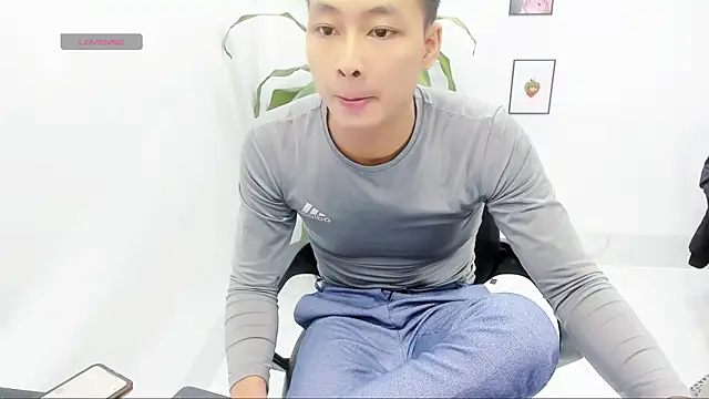 Naughty--asian online show from December 12, 4:26 am