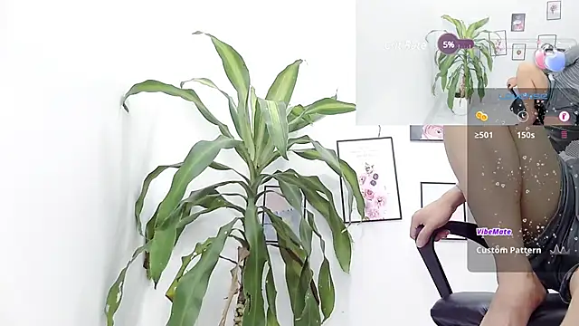 Naughty--asian online show from December 7, 4:14 pm