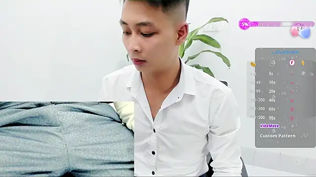 Naughty--asian online show from December 22, 2:49 pm