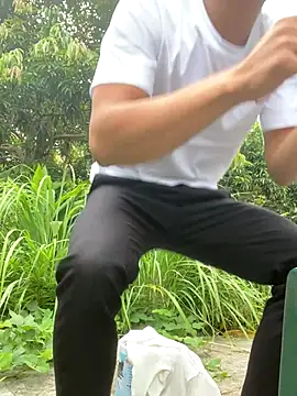 Snapshot of Naughty--asian chatting on October 23, 4:27 am Naughty--asian online show from October 23, 4:27 am