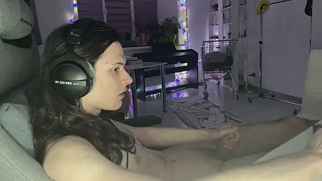 CandyChell online show from April 29, 5:30 pm