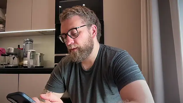 Bear bear  online show from April 27, 8:44 am