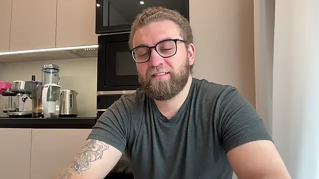 Bear bear  online show from April 15, 8:58 am