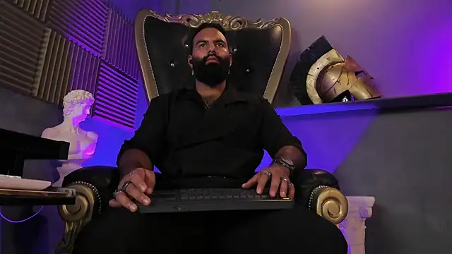 Snapshot of BeardAndrew chatting on October 12, 6:18 am BeardAndrew online show from October 12, 6:18 am