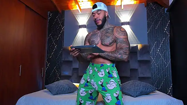 muscle man16 online show from December 18, 2:28 pm